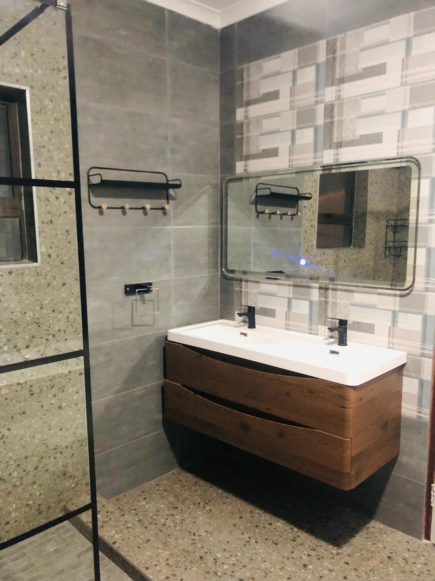 Airport Imperial Guest House كمبتون بارك المظهر الخارجي الصورة