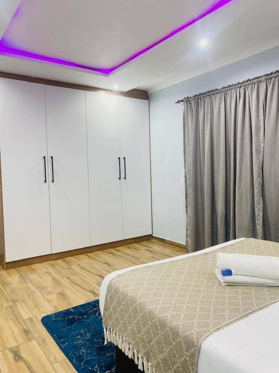 Airport Imperial Guest House كمبتون بارك المظهر الخارجي الصورة
